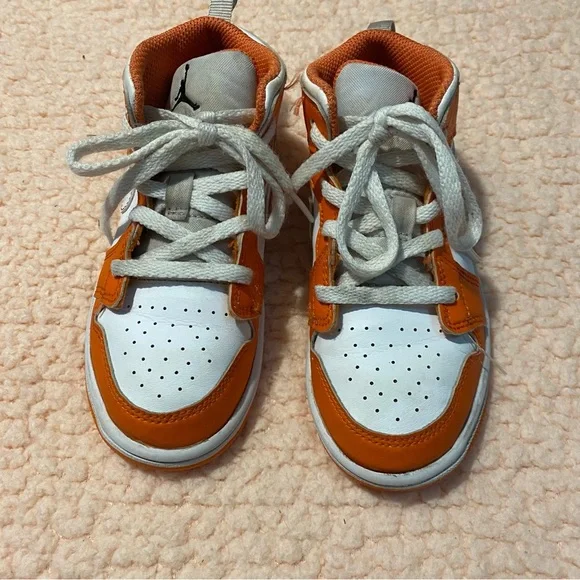 Air Jordan 1 mid top “ electro orange” size 10c youth - Picture 10 of 11